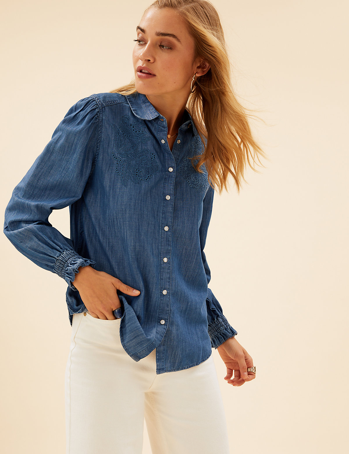 Блуза Marks & Spencer Джинсовая рубашка с длинным рукавом и цветочной аппликацией, Marks&Spencer
