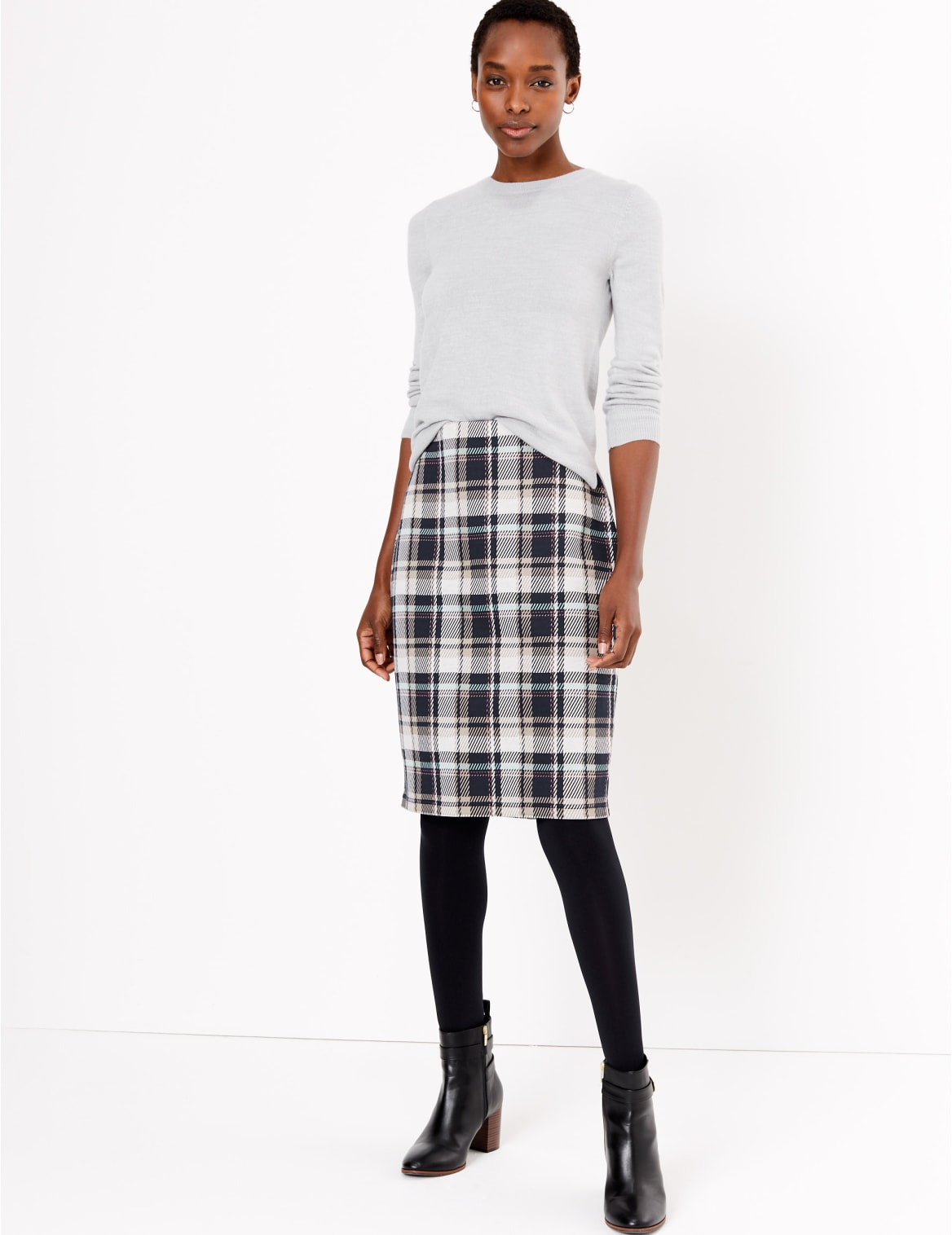 . Fiche produitTaille du mannequin:5ft10''/178cm;Le mannequin porte la taille, UK:8;StyleForme du produit:Jupe crayon;Longueur du produit:Longueur genou;Fermeture:Taille ??lastique;Non doubl??;Tissu extensible