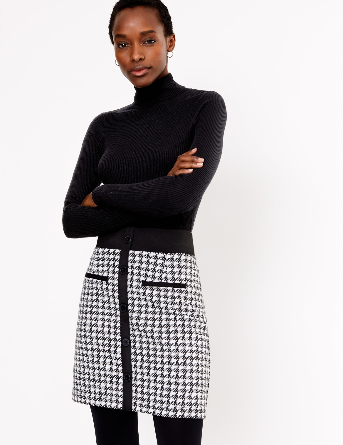 . Fiche produitTaille du mannequin:5ft10''/178cm;Le mannequin porte la taille, UK:8;StyleForme du produit:Jupe crayon;Longueur du produit:Mini;Fermeture:Fermeture par boutons;Non doubl??;Tissu extensible