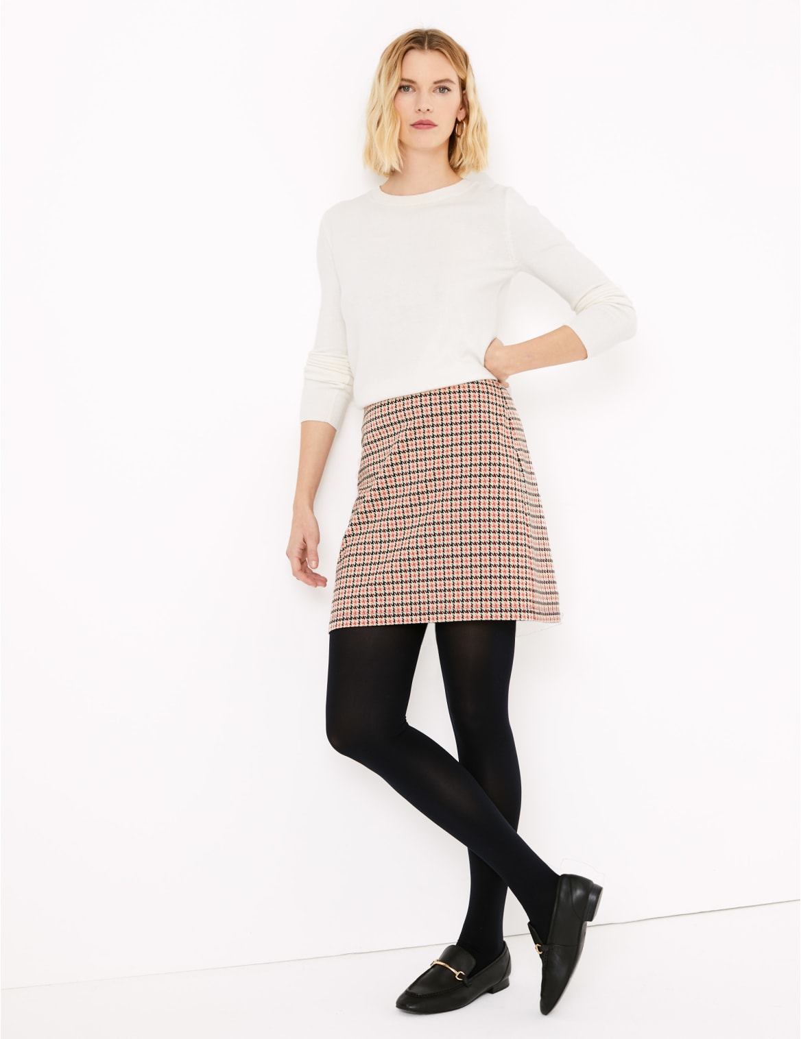 . Fiche produitTaille du mannequin:5ft8''/173cm;Le mannequin porte la taille, UK:8;StyleForme du produit:Jupe ??vas??e;Longueur du produit:Mini;Fermeture:Taille ??lastique;Non doubl??;Tissu extensible