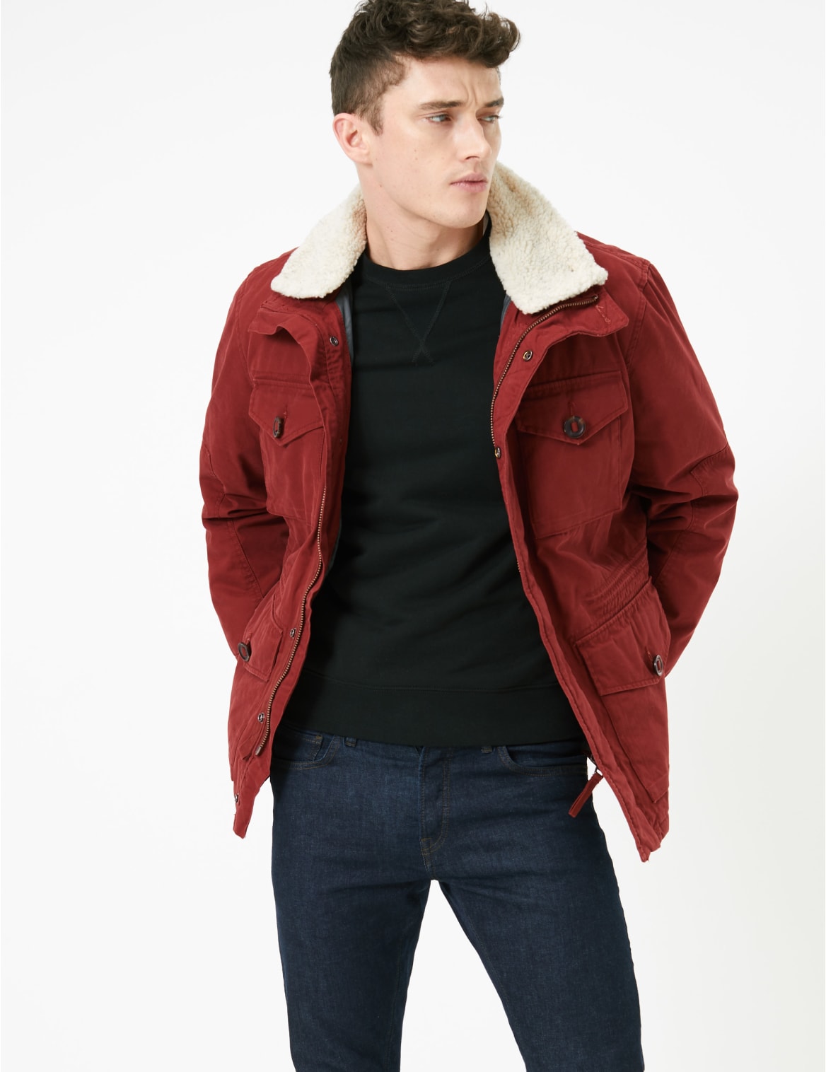 Veste en coton avec doublure imitation peau de mouton. Veste en coton avec doublure imitation peau de mouton Veste en coton avec doublure imitation peau de mouton. Veste en coton avec doublure imitation peau de mouton
