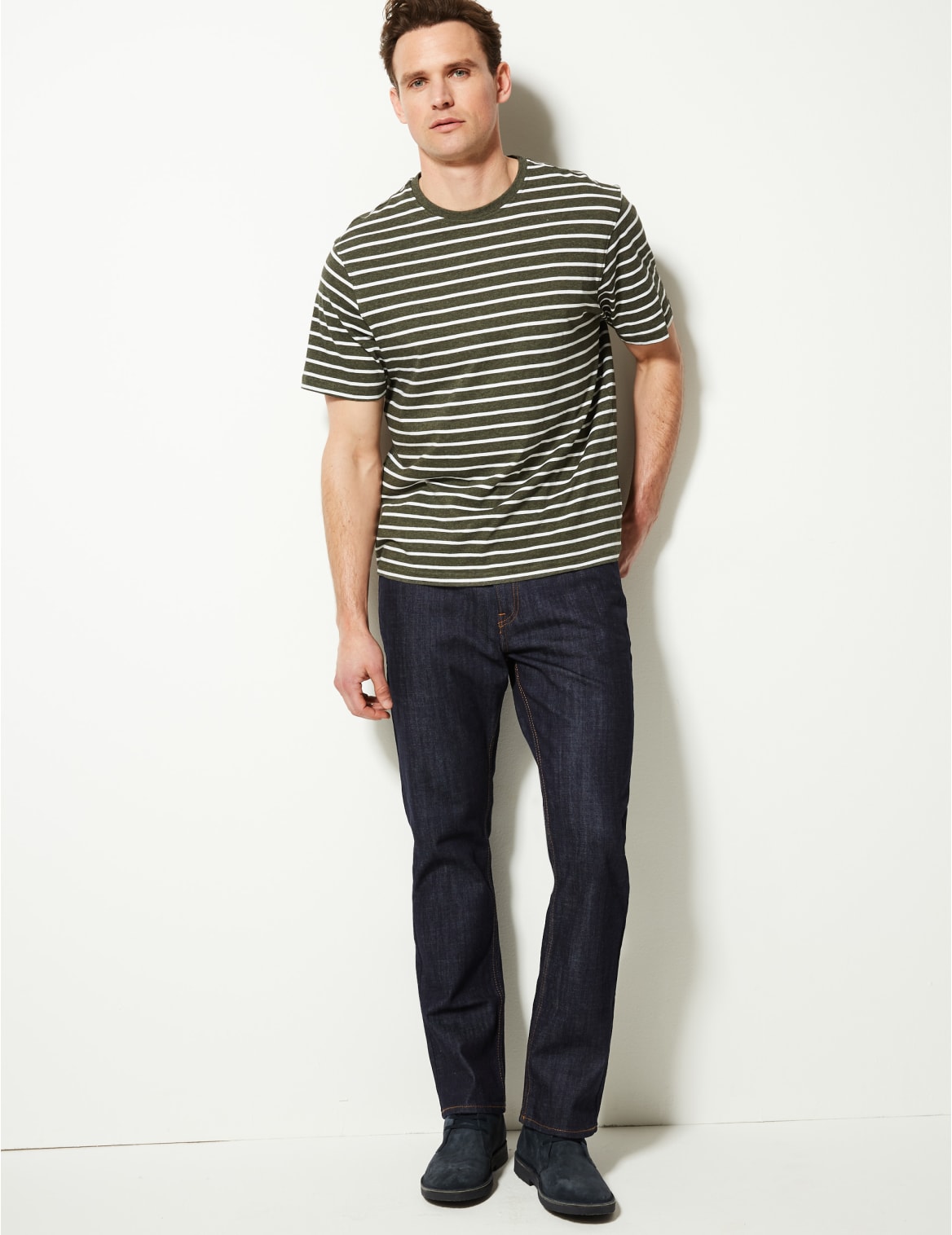 Jean extensible coupe standard, doté de la technologie StayNew