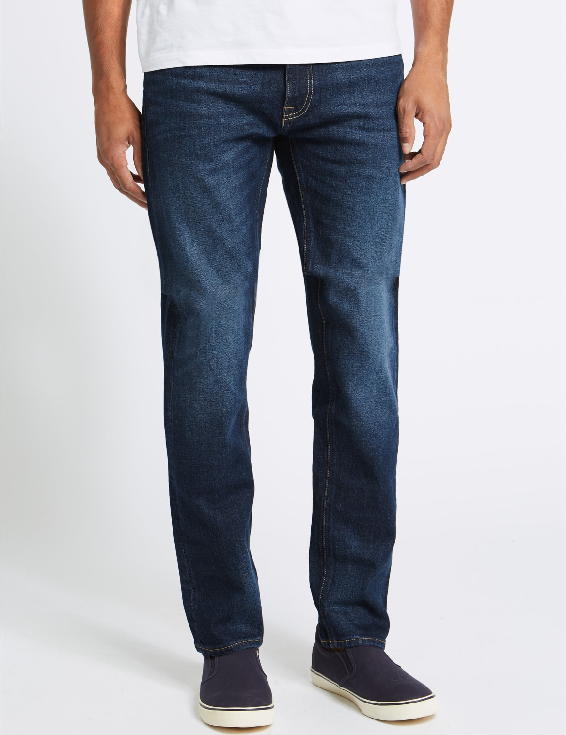 Jean fuselé effet délavé de style rétro