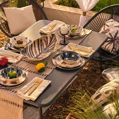 Garden best sale dining plates