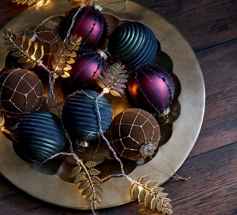 How to Decorate Your Tree for Christmas 2022 | M&S IE