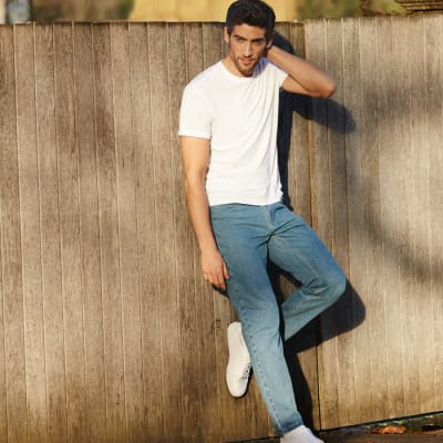 White t store shirt jeans men