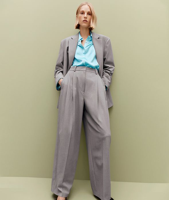 How to pull off a wide-leg smart casual pants. – G R A Y E