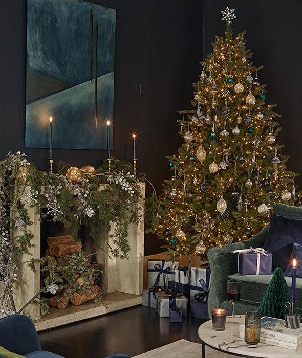 22 Black Christmas Tree Ideas for a Chic and Moody Look