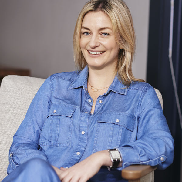 Nude girl at the dog park