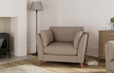 Conway Loveseat
