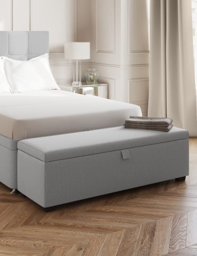 Light grey blanket box store