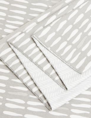 Brushed Cotton Geometric Bedding Set