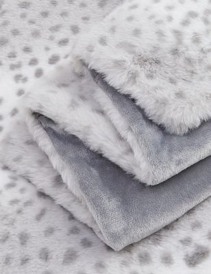 Snow Leopard Faux Fur Bedding Set