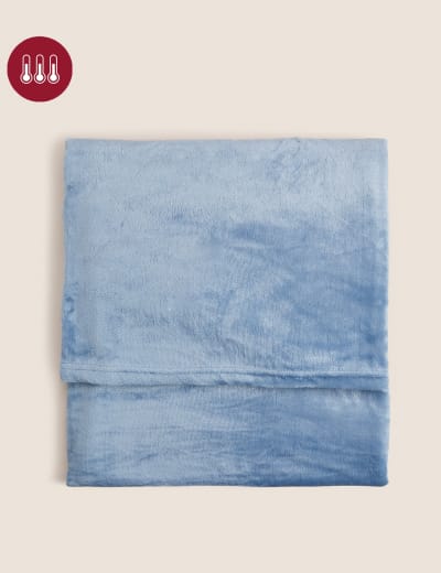 M&s throws clearance
