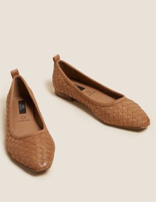 ladies tan flat shoes