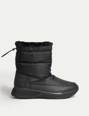 Quilted Flatform Walking Boots