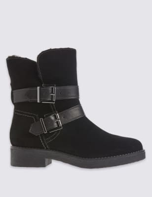 

Замшевые ботинки с пряжками и технологиями Stain Away™ и Footglove™