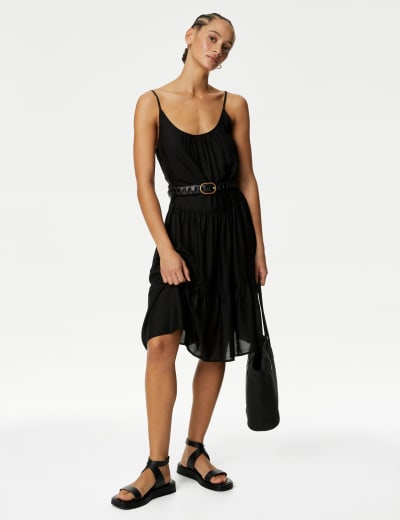 Swing beach dress shop