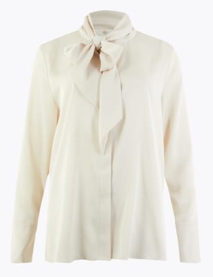 Атласная блузка с галстуком и длинным рукавом