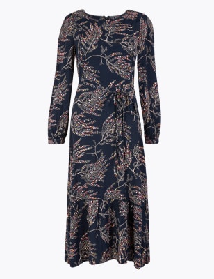 Платье-бодикон с рюшами и длинными рукавами