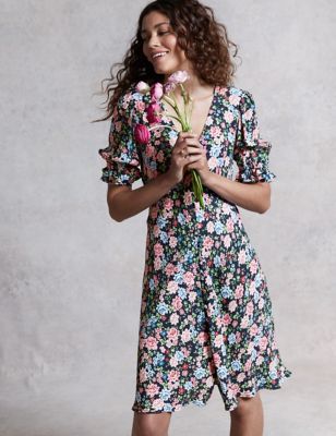 Floral V-Neck Knee Length Tea Dress