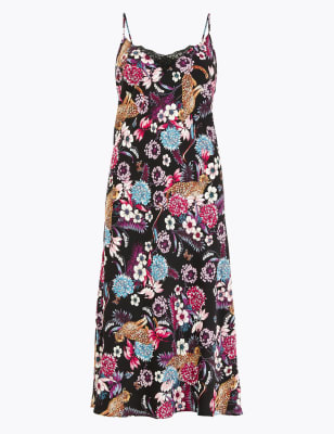 Атласная сорочка с цветочным и леопардовым принтом