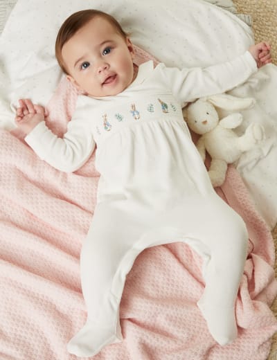 Velour Peter Rabbit™ Sleepsuit (7lbs-1 Yrs) 23 of 30