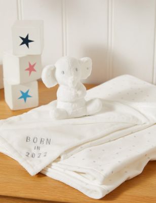 Born In 2022 Gift Set