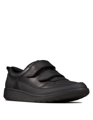 Læs Bi vækstdvale Clarks | Kids' Shoes | M&S