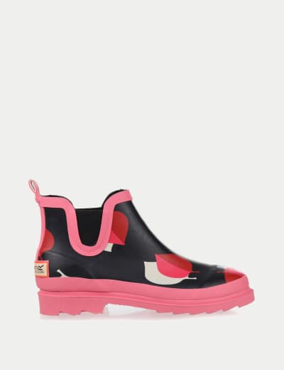 M and on sale s girls wellies