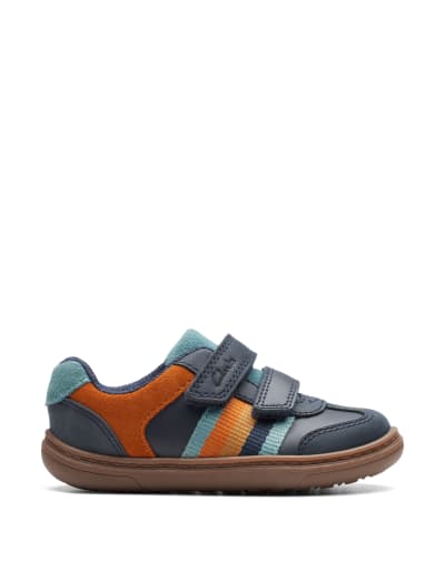 Clarks kids 2025 canvas