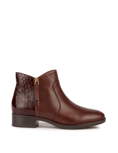 Flat heel shop leather ankle boots