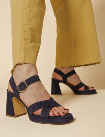 Crocs sarah wedge sandal outlet