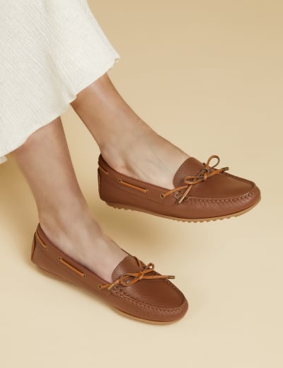 Hotter flat shoes store