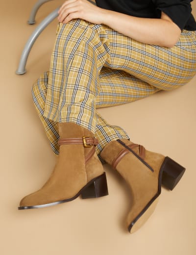 Ankle boots hotsell with tapered trousers
