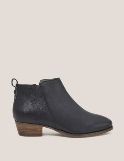 Marks and best sale spencer navy boots