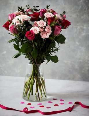 Valentine's Pink Mixed Roses (Delivery from 9th February 2022)