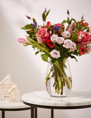 Magic Time Posy Freedom Roses (Delivery from 6th December 2022)
