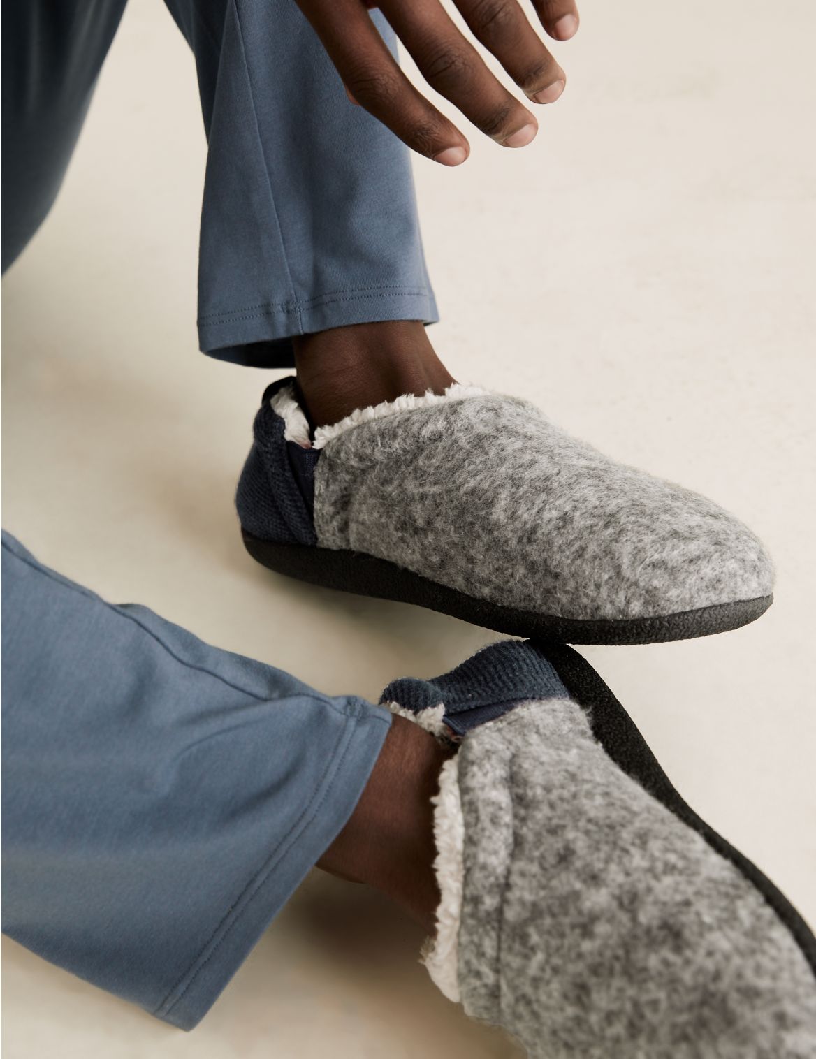 Slippers with Freshfeet&trade; navy