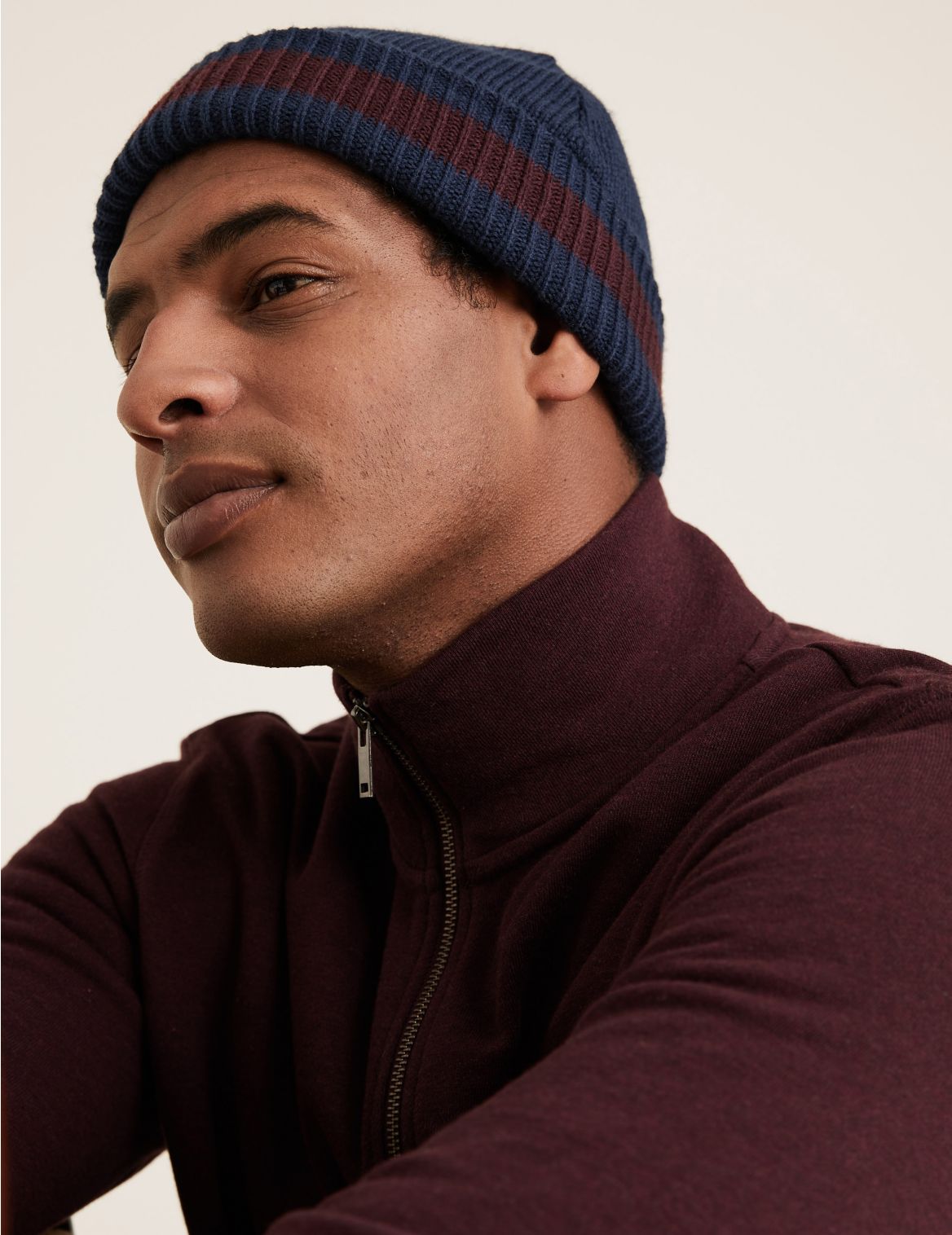 Knitted Beanie Hat with Thermowarmth&trade; navy