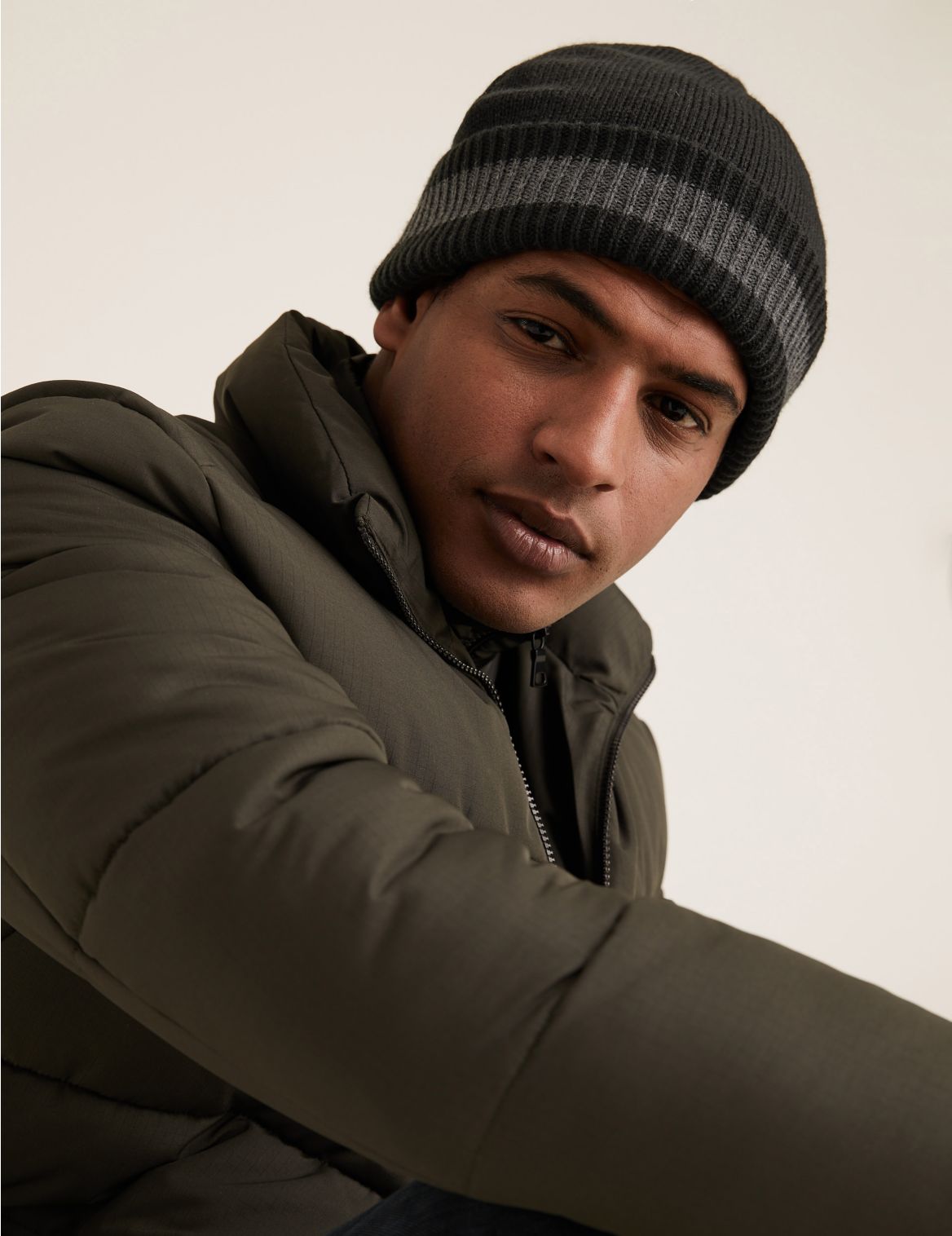 Knitted Beanie Hat with Thermowarmth&trade; black