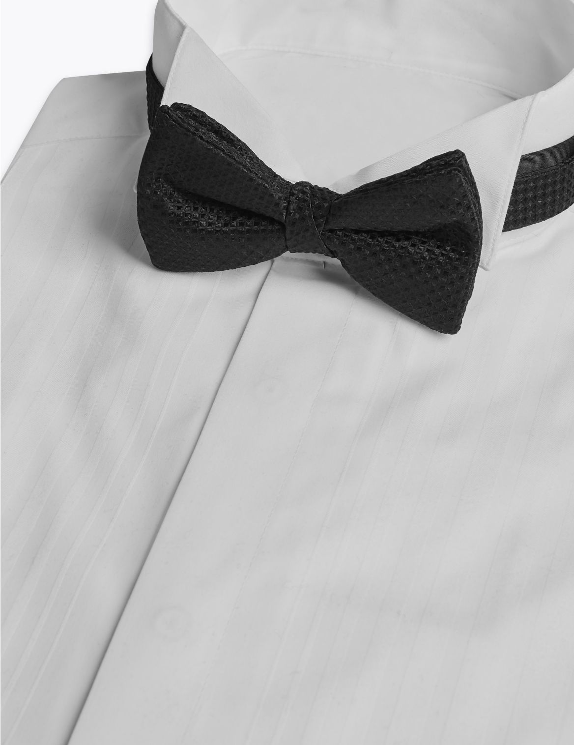 Pure Silk Textured Bow Tie black