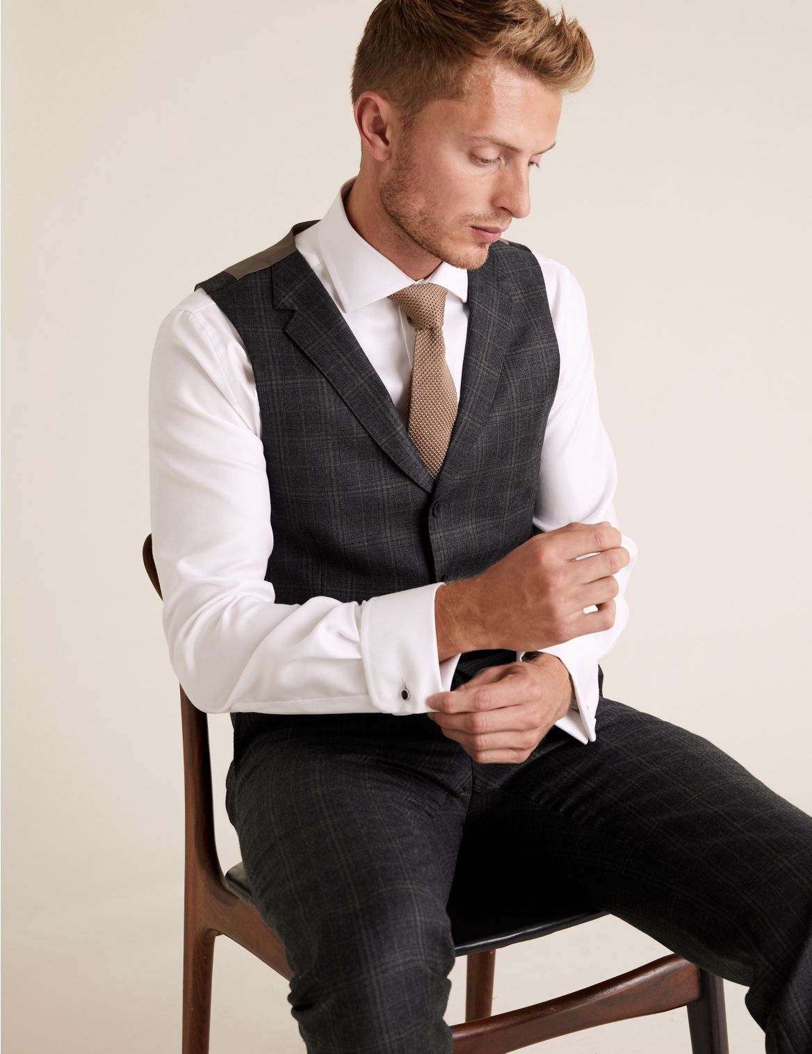 Tailored Fit Pure Wool Checked Waistcoat black