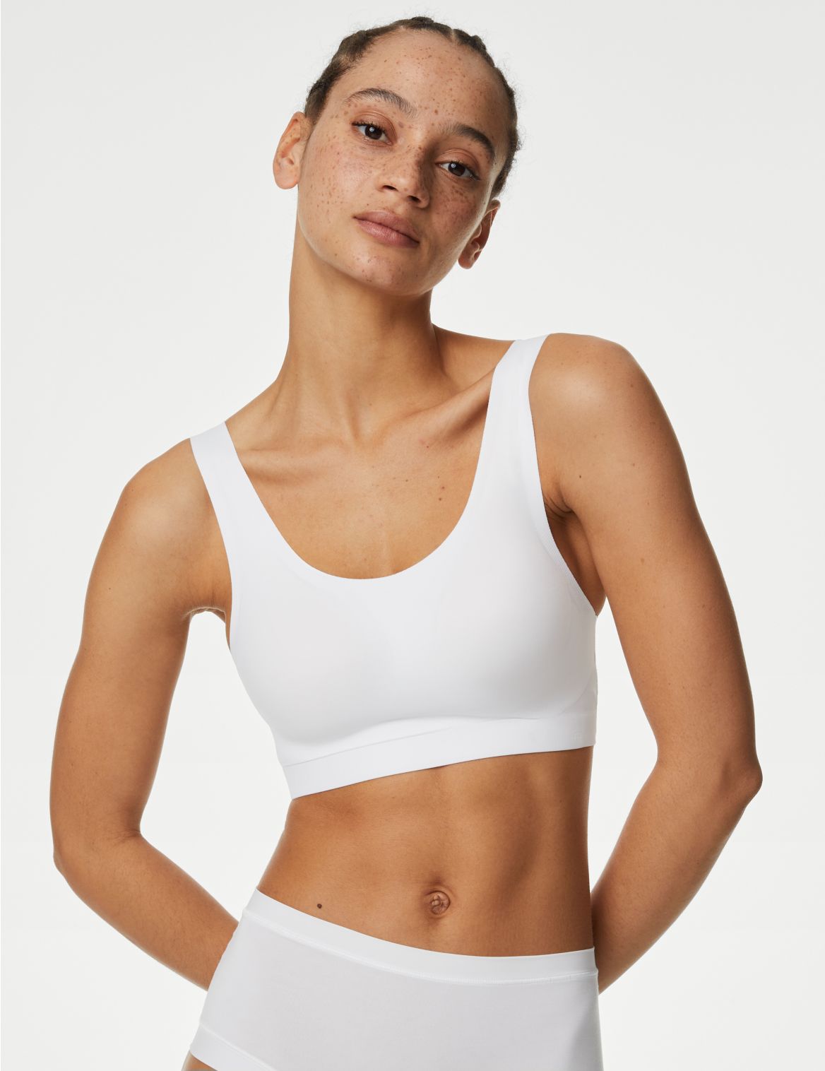 Flexifit&trade; Non Wired Crop Top white