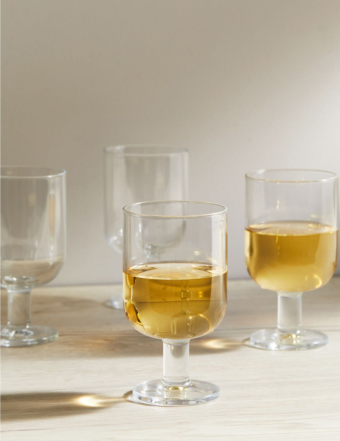 Set of 4 Tribeca Stackable Wine Glasses beige